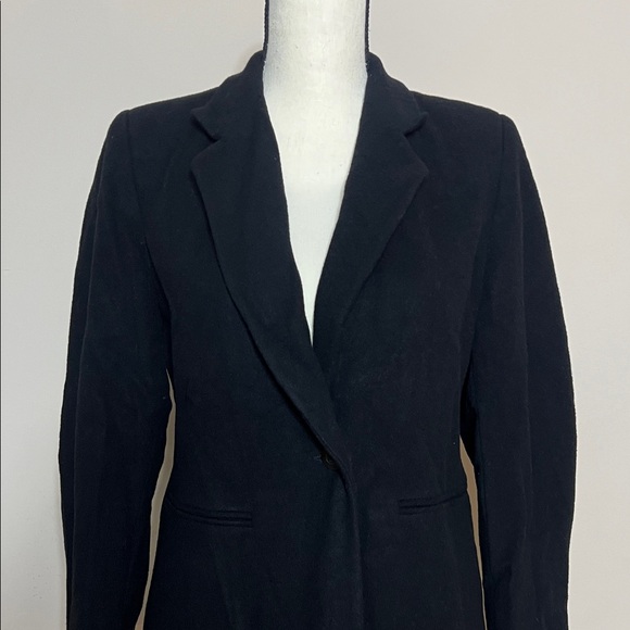Classic Black Women's Blazer - Picture 4 of 10